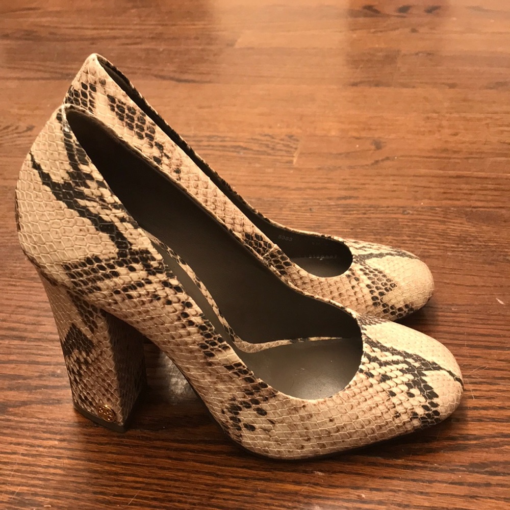 Tory Burch Python Print Mirabel Pump Size 5 - image 3